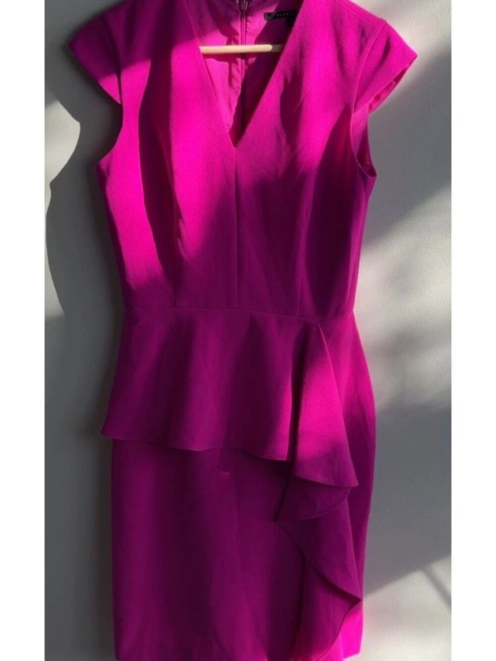 Alex Marie Magenta Pink Peplum Sheath Dress Cap Sleeve Ruffle Size 4 Women’s